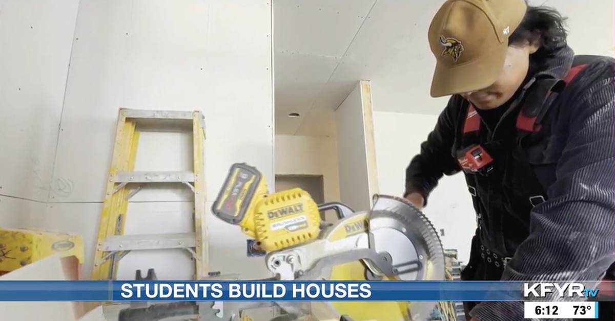 Carpentry partnership program provides Bismarck students opportunity to grow - image